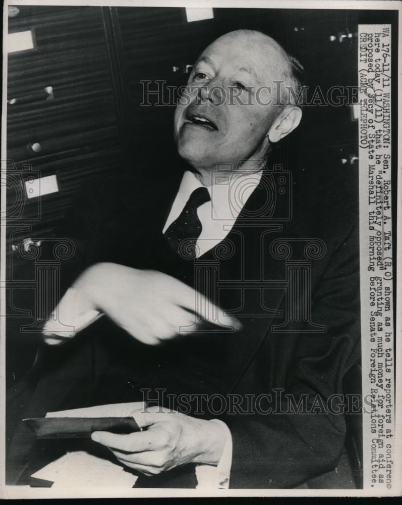 1947 Press Photo Senator Robert A Taft at Press Conference Washington - Historic Images