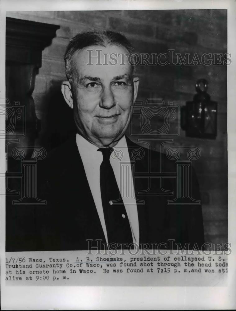 1956 Press Photo AB Shoemake president of US Trustland Guaranty Corp - Historic Images