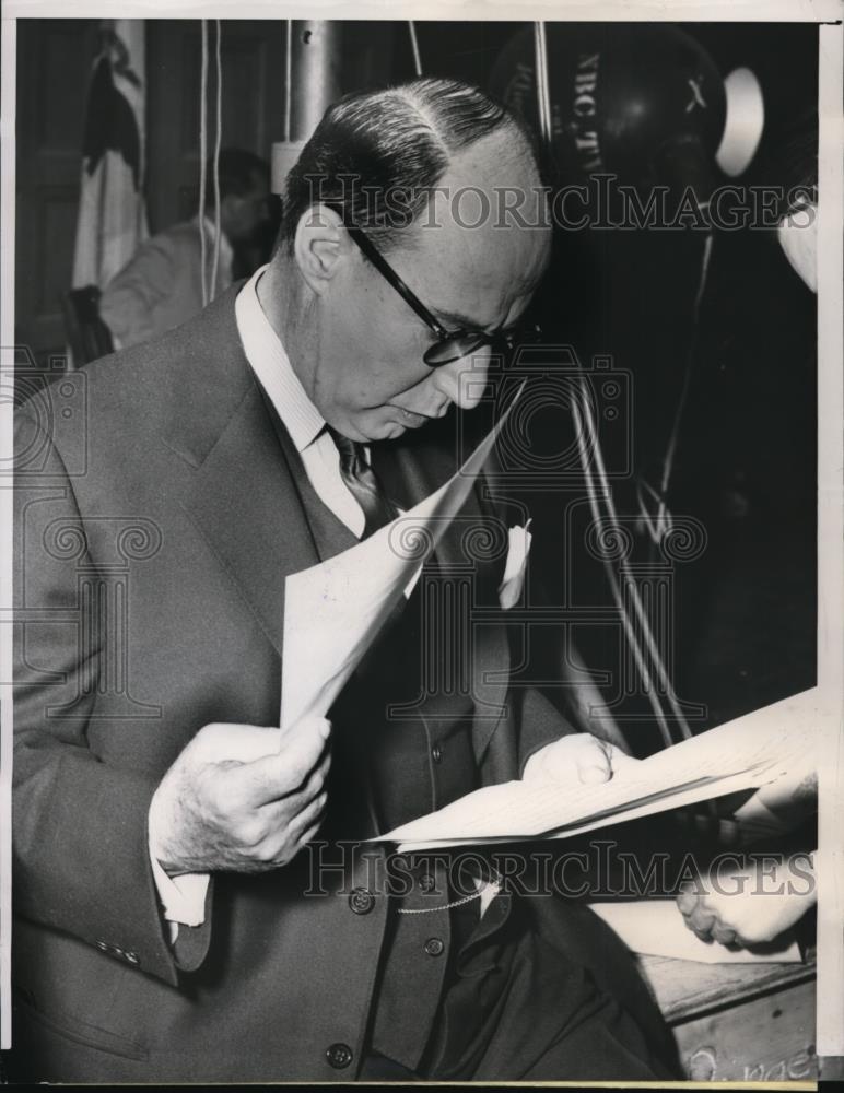 1952 Press Photo Illinois Governor Adlai Stevenson & speech for TV forum - Historic Images