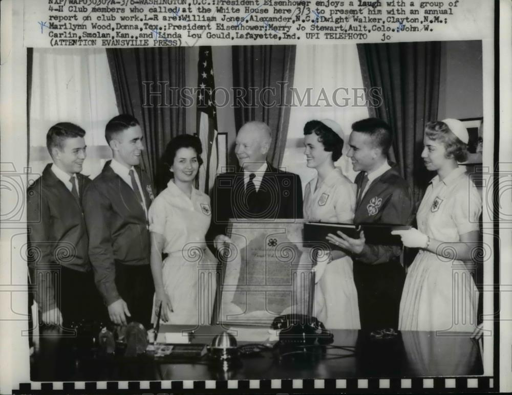 1959 Press Photo Pres.Eisenhower with a group of 4-H Club Members at White House - Historic Images