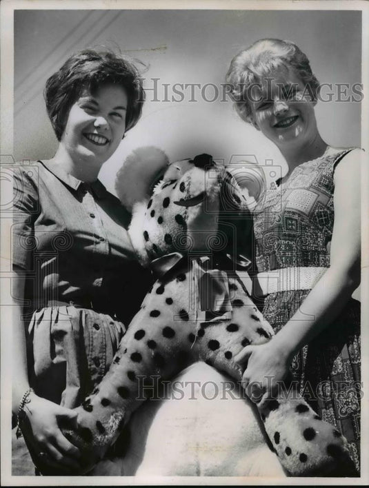 1962 Press Photo Jane Farmer and Marian Morton - Historic Images