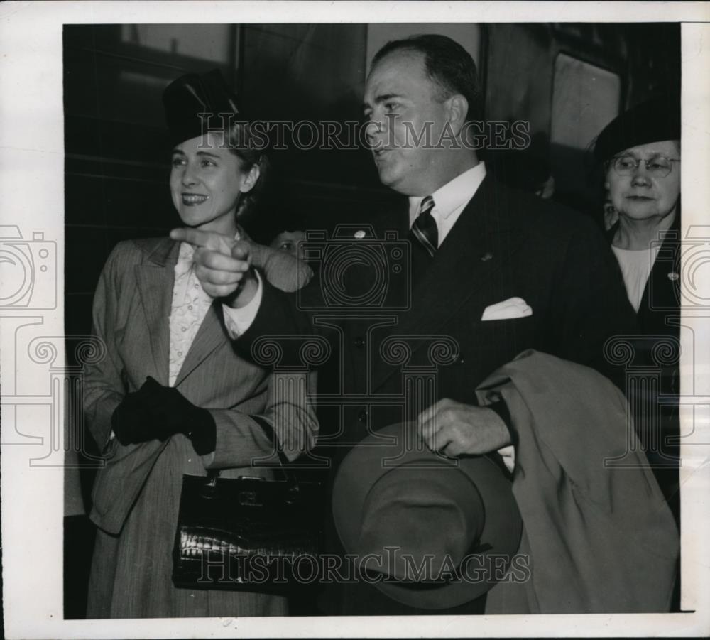 1944 Press Photo Rep Clare Boothe Luce of CT & GOP committeeman BT Mattingly - Historic Images