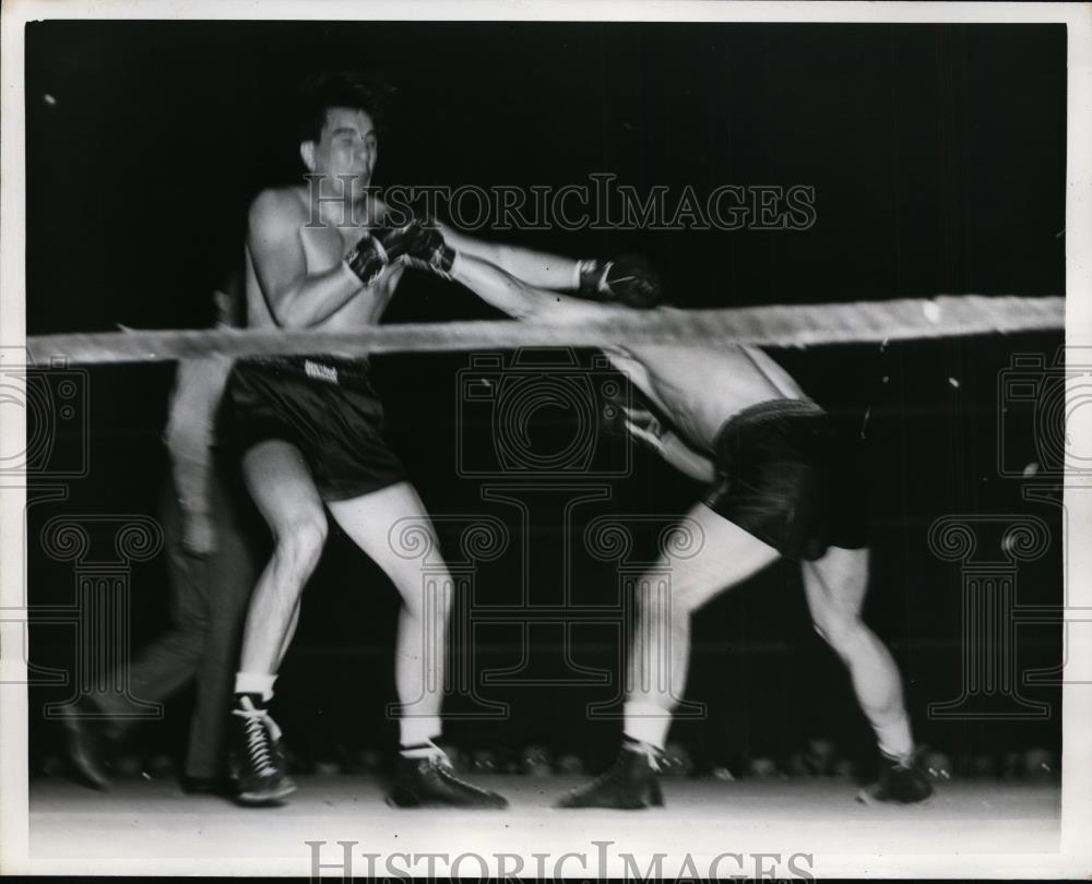 1941 Press Photo Herb Mauriello vs Gus Lesnevich in round 2 of a bout - Historic Images