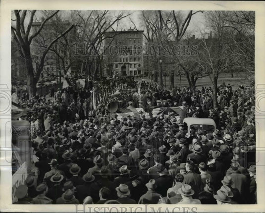 1942 Press Photo Cannon Auctioned Off on Famous Boston Common Salvage Victory - Historic Images