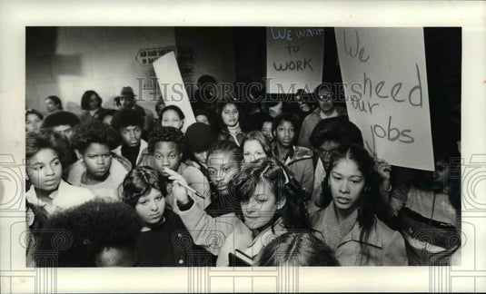 1979 Press Photo Young workers protest at Mayor Office - cva76123 - Historic Images