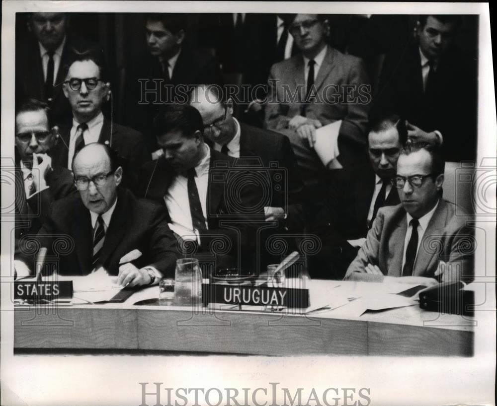 1965 Press Photo Adlai E. Stevenson and Carlos Maria Velazquez at the U.N. - Historic Images