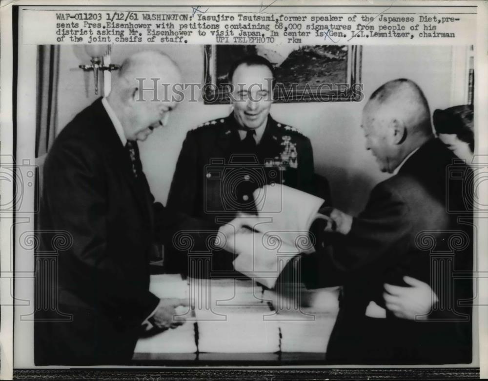 1961 Press Photo Fmr. speaker of Japanese Diet delivers petition to White House. - Historic Images