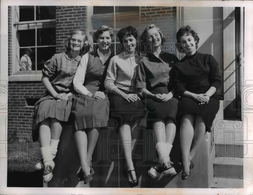 1958 Press Photo Female Students of Parma High School - Historic Images