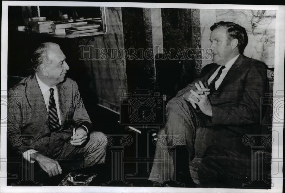 1969 Press Photo Rio De Janeiro Gov. Raymond Shafer with Gov Francisco De Lima. - Historic Images
