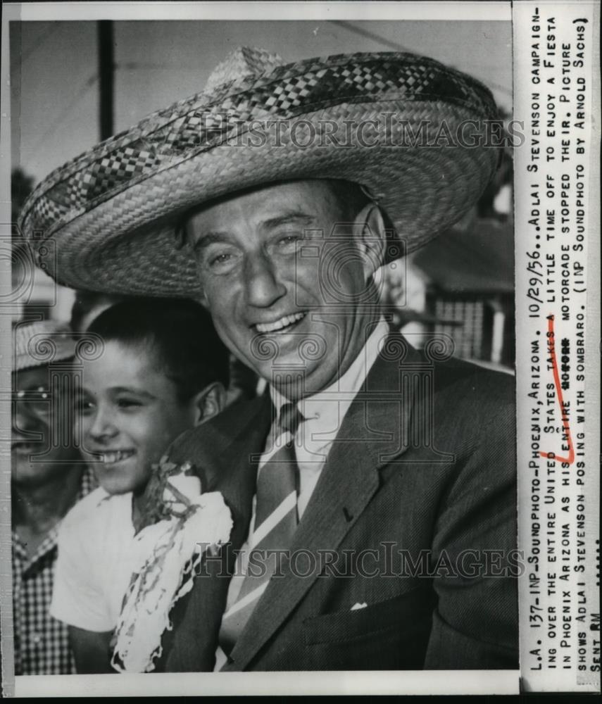 1956 Press Photo Adlai Stenvenson off to enjoy a fiesta in Phoenix Arizona. - Historic Images