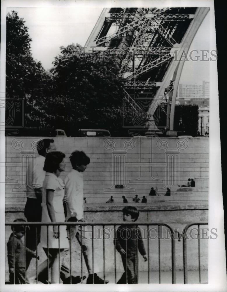 1968 Press Photo Robert Kennedy Jr &amp; Aunt Eunice Schriver Her Son Anthony - Historic Images