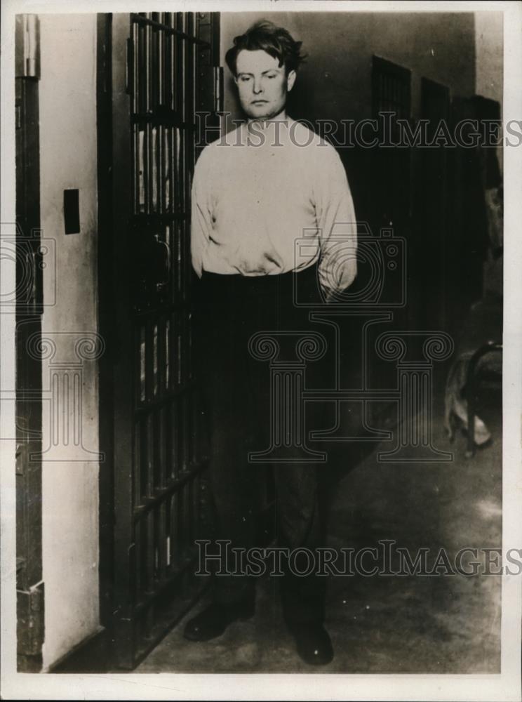 1932 Press Photo Walter Hoffman in Allen County Jail Murdering Parents - Historic Images