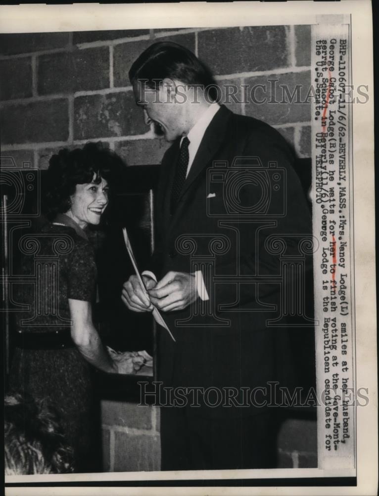 1962 Press Photo George Cabot Lodge Waits Mrs. Nancy Lodge To Finish Voting - Historic Images