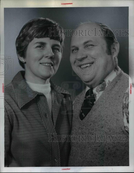 1977 Press Photo John Perme & Mrs Jo Anne Seker Ohio Association of Educators - Historic Images