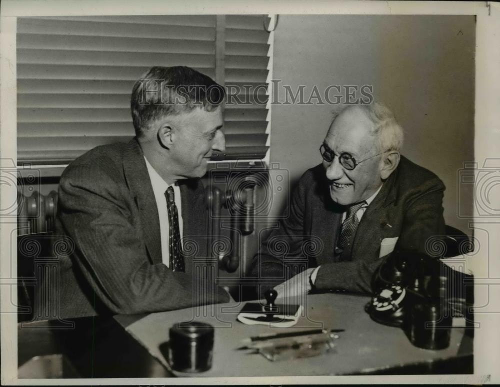 1933 Press Photo Col. George R. Splading and Col. H.M Waite at War Dept. Office - Historic Images