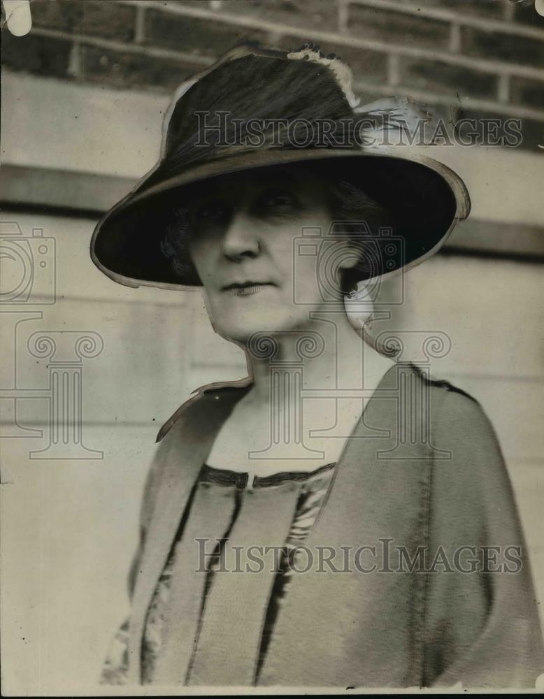 1924 Press Photo Miss Martha A Stewart Principal of Henry Longfellow school - Historic Images