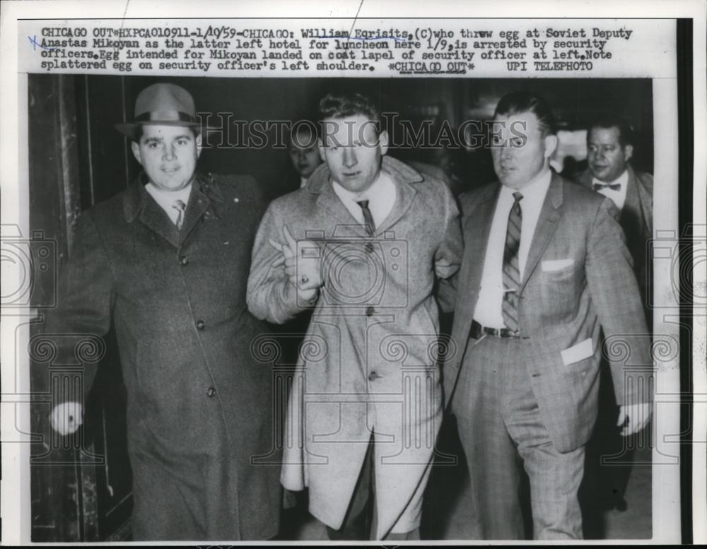 1959 Press Photo William Eqristis arrested for throwing egg at Soviet Deputy - Historic Images