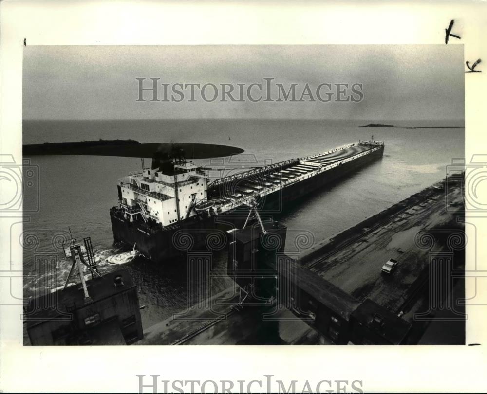 1990 Press Photo MV William J. Delancey departs a Lake Superior Port. - Historic Images