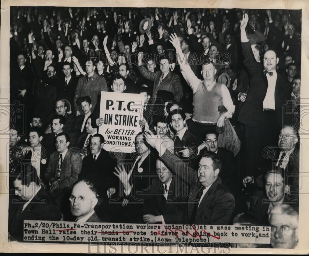 1949 Press Photo Transportation workers union hold a mass meeting in town hall - Historic Images