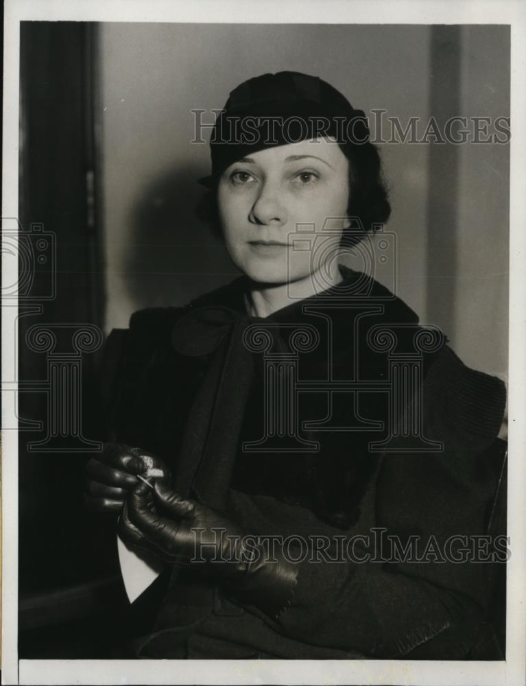 1934 Press Photo Mrs. Ruth Bodkin say bandits tortured her husband. - Historic Images