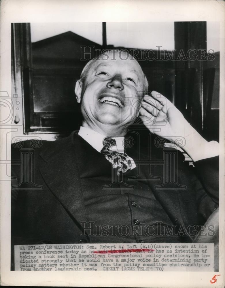 1948 Press Photo Robert A Taft at Press Conference in Washington - Historic Images