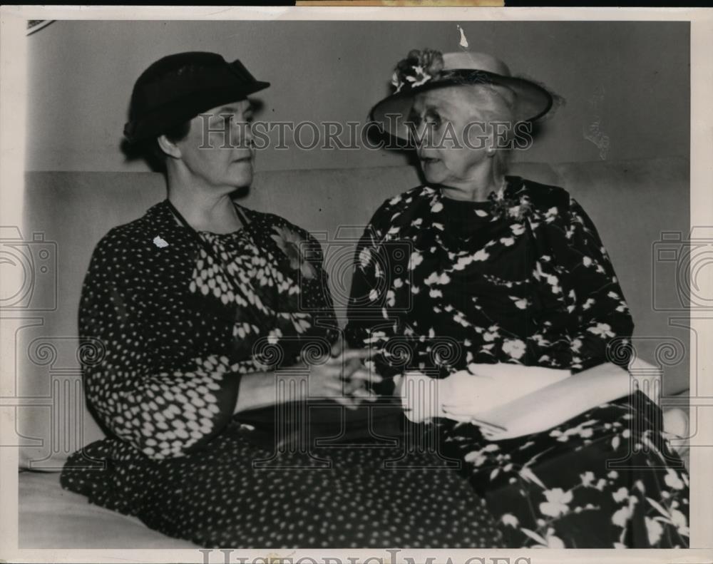 1936 Press Photo Mrs. Lyman D Benton and Mrs William Fitch Kelley at convention. - Historic Images