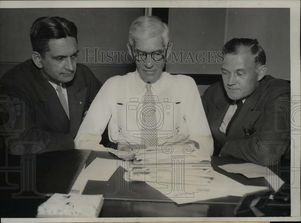 1936 Press Photo Francis E Townsend, with J B Kiefer and Clinton C Wunder - Historic Images