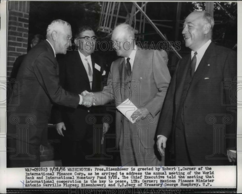 1956 Press Photo President Eisenhower, Robert L Garner International Finance Co - Historic Images