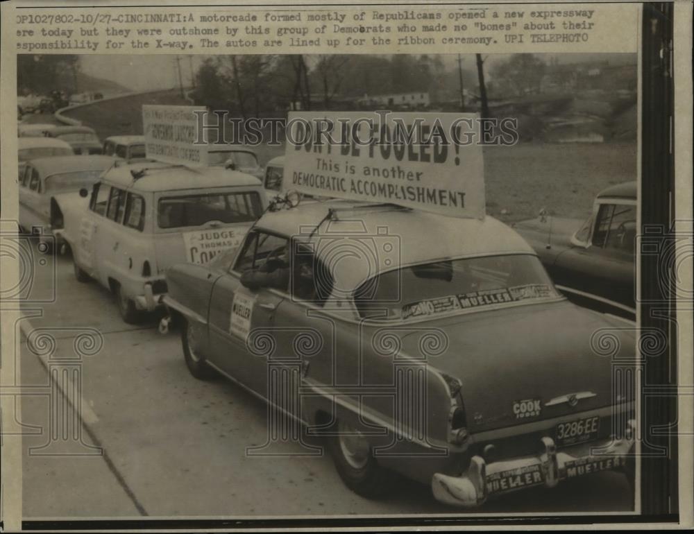 1957 Press Photo Autos lined up for ribbon cutting of new expressway. - Historic Images