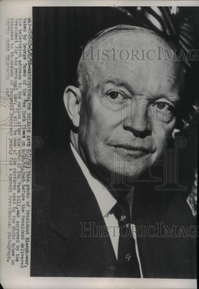 1956 Press Photo President Eisenhower ready to give TV address on the Farm Bill - Historic Images