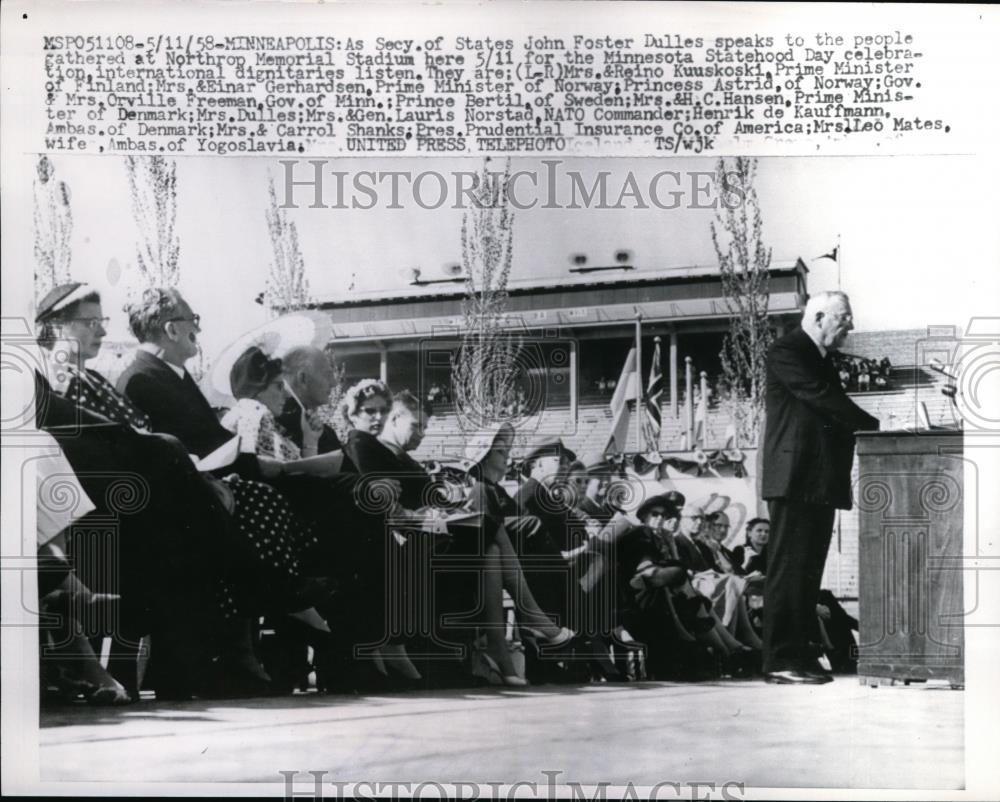 1958 Press Photo Minneapolis Secy of State John Foster Dulles speaks to people - Historic Images