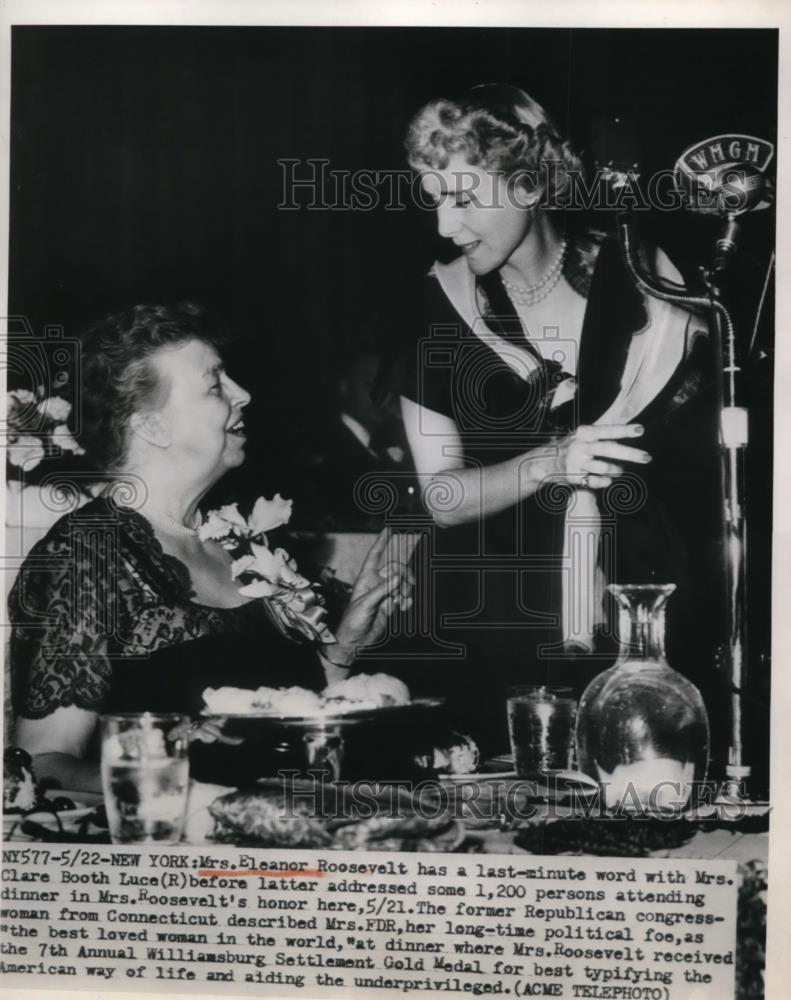 1950 Press Photo Mrs Eleanor Roosevelt &amp; Clare Booth Before 1200 Attending Dinne - Historic Images