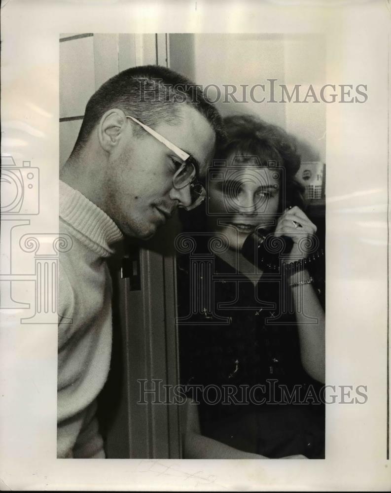 1962 Press Photo John Kolvereid &amp; Sophomore Lane Hayes Student Teleathon - Historic Images