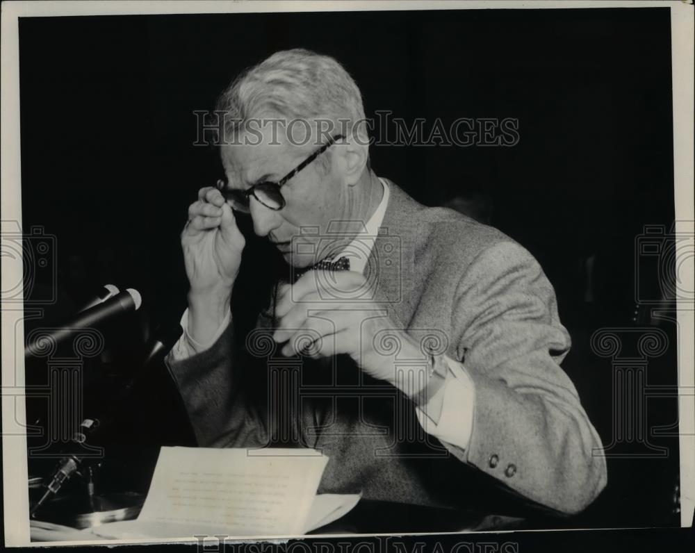 1954 Press Photo Chief Guy T.O. Hollyday Testifies at Senate banking Committee - Historic Images