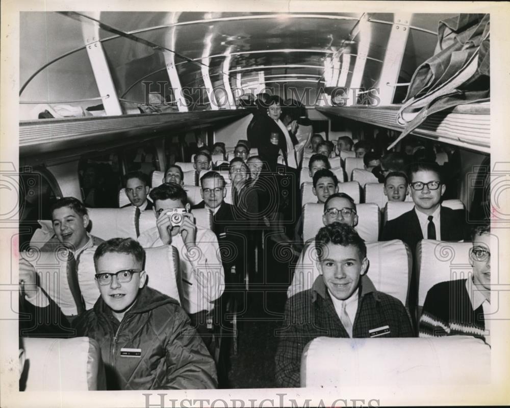 1964 Press Photo Parma Junior High kids on the way to Washington D.C. - Historic Images