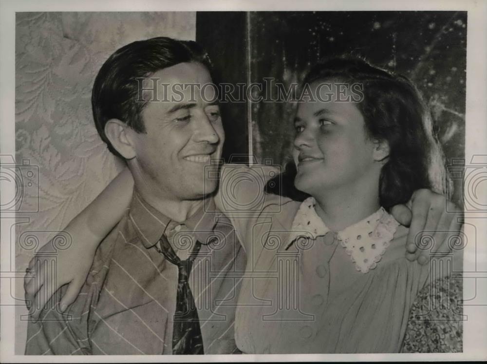 1940 Press Photo Everett Stanson, WPA Worker with his 12 yer old Bride Modean - Historic Images