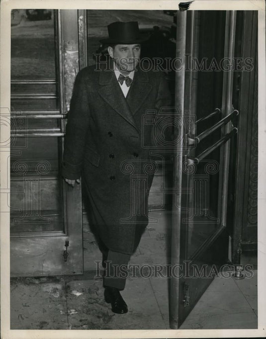 1945 Press Photo Mayor Lausche Cleveland Ohio - Historic Images