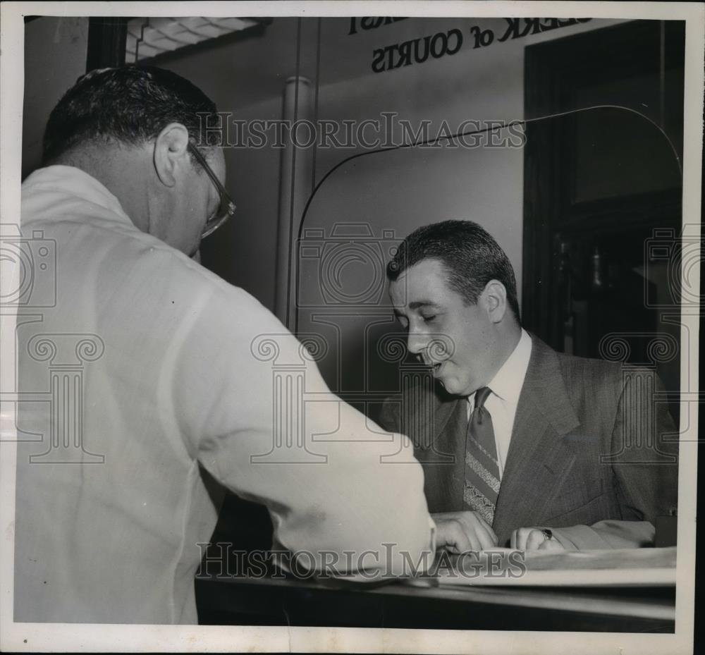 1954 Press Photo Rejected Juror Melvin Holliday Receiving Pay for Day - Historic Images