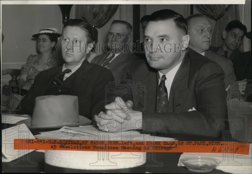 1940 Press Photo C F Hoffman and Frank Haas at Resolutions Committee Hearing. - Historic Images