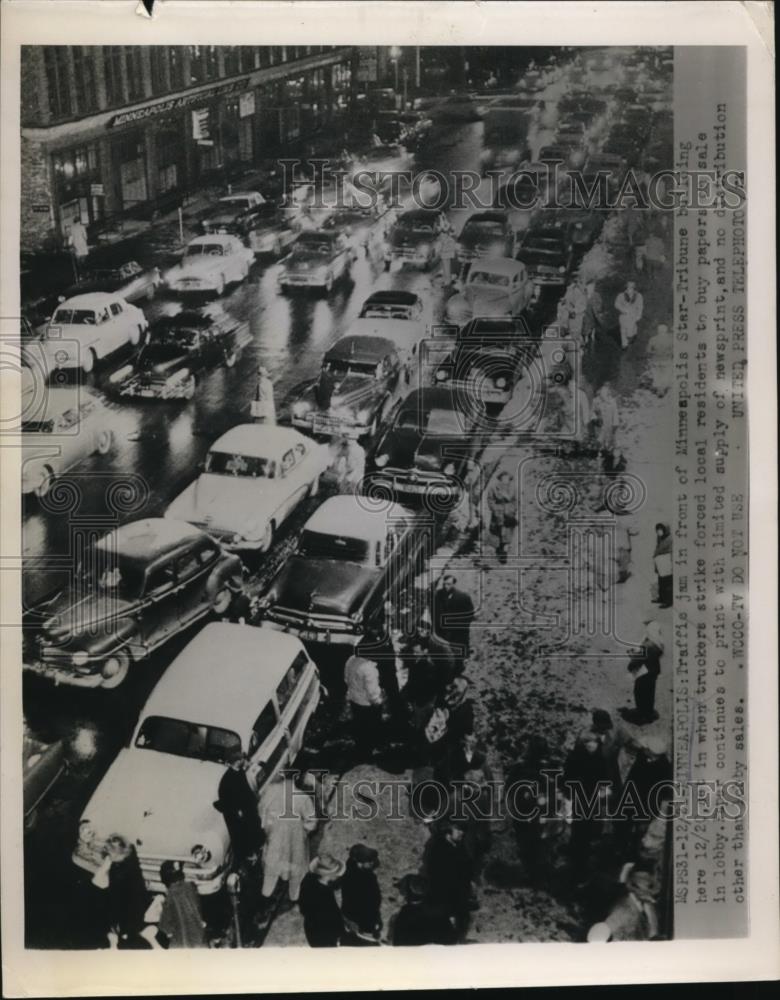 1953 Press Photo Traffic Jam in Front Minneapolis Star Tribune Due To Strike - Historic Images