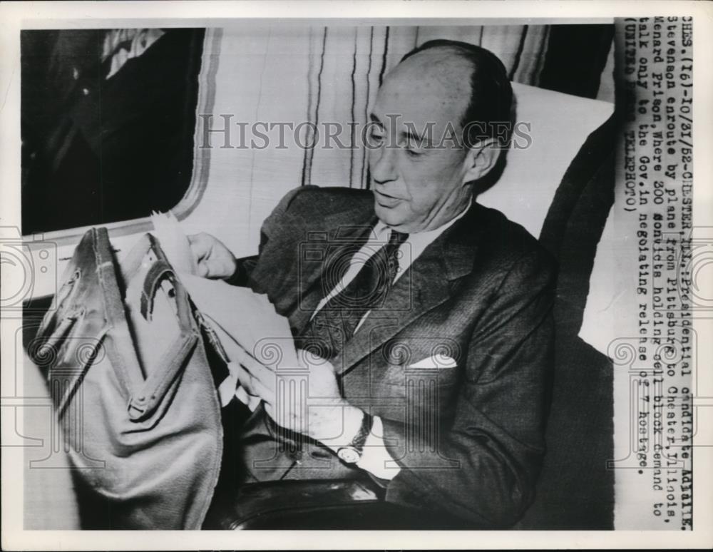 1952 Press Photo Democratic Presidential Candidate Adlai Stevenson in Chester IL - Historic Images