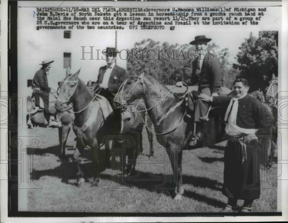 1960 Press Photo Mar Del Plata, Argentina, Governor Mennen Williams, John Davis - Historic Images