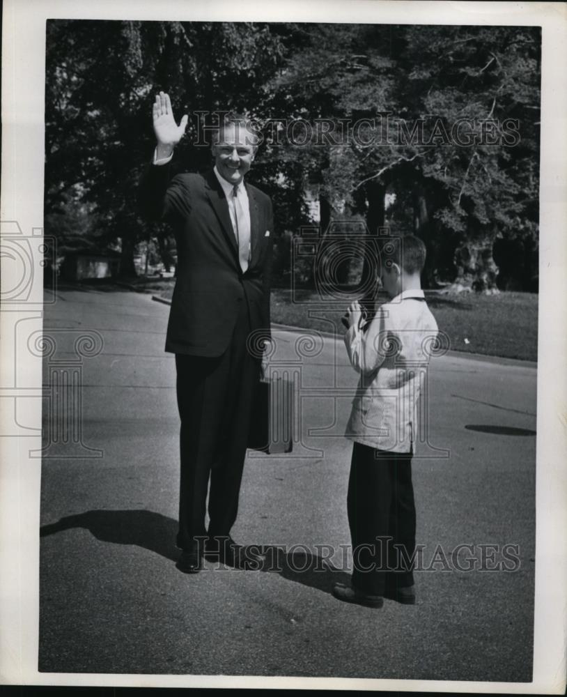 1960 Press Photo Kevin Sweeney And Henry Cabot Lodge In Washington D.C. - Historic Images