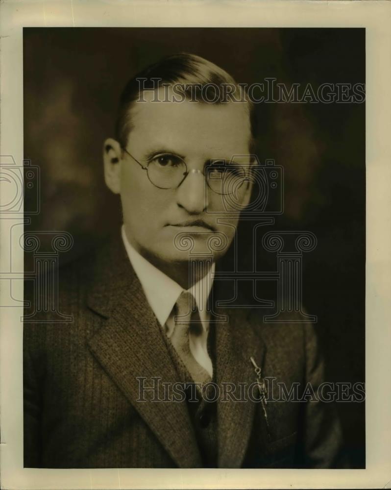 1934 Press Photo Dr NK Chaney of the National Carbon Company - Historic Images