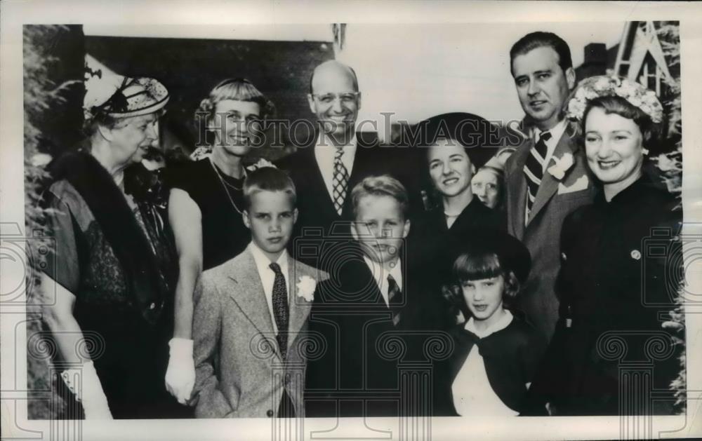 1950 Press Photo Mr. and Mrs. John Roosevelt, Haven, and Nina, Curtis Dall - Historic Images