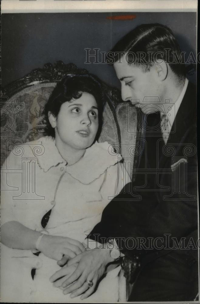 1959 Press Photo Mrs Frances Chionchio &amp; Husband After Infant was Kidnapped - Historic Images