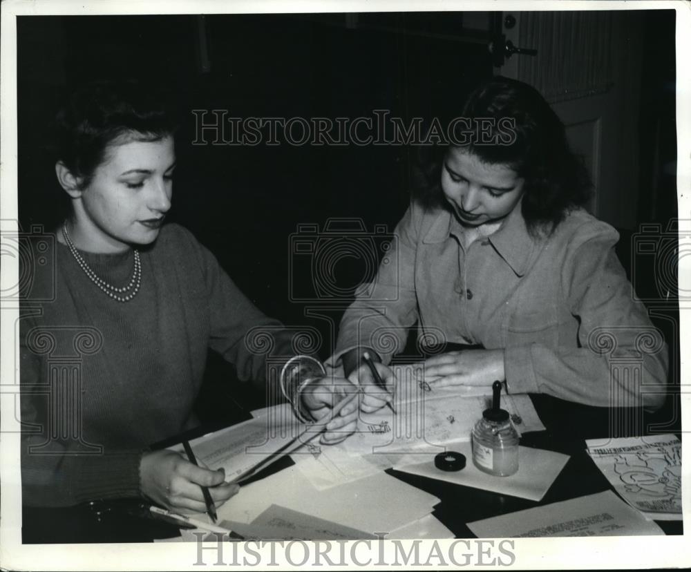 1941 Press Photo Virginia Scheer, Louise Compo Student Contributers Susie - Historic Images