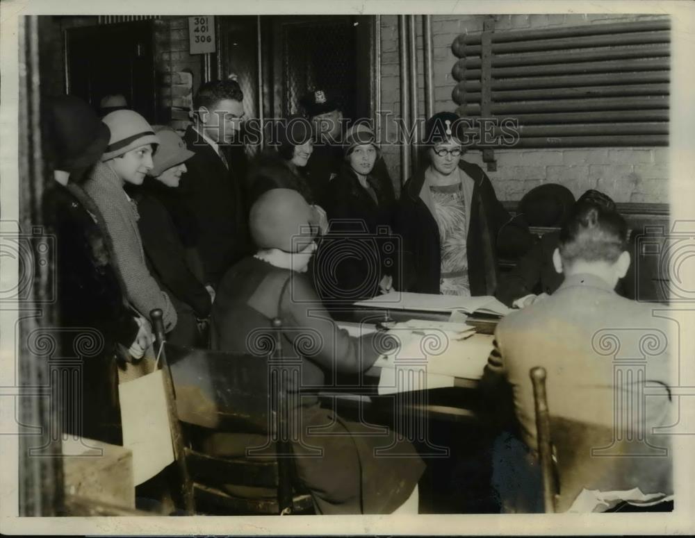 1928 Press Photo Public School #32 Manhattan on W 35th Str Voting Precinct - Historic Images