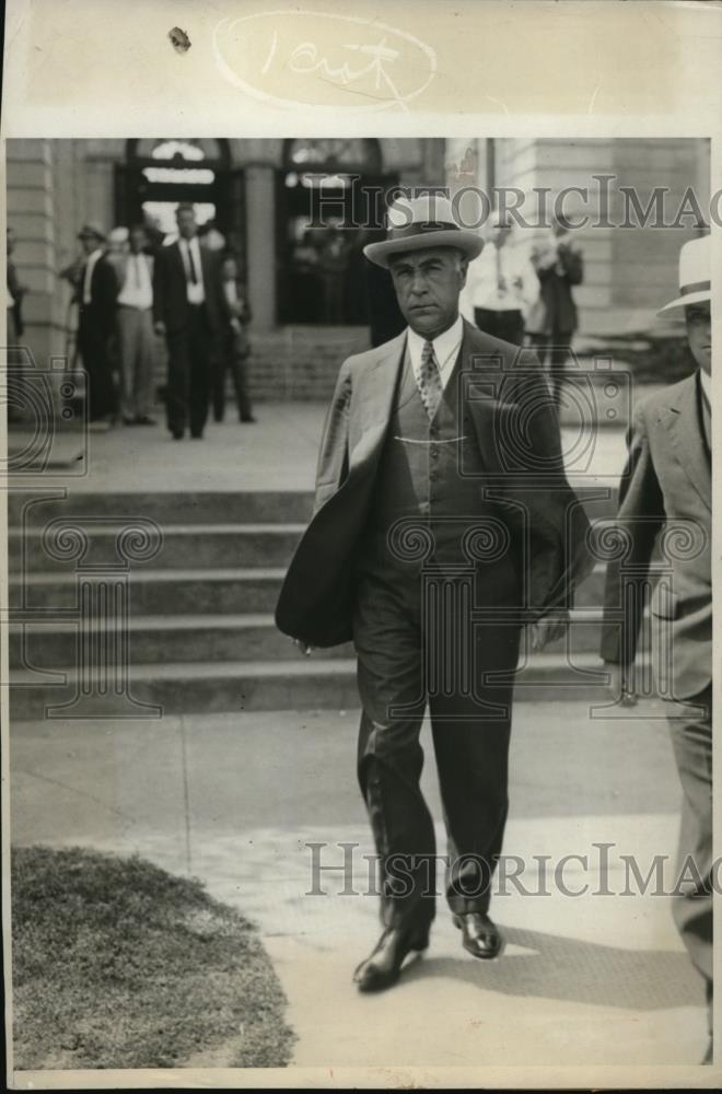 1932 Press Photo Judge John Johnston at trial of Nassau County police - Historic Images