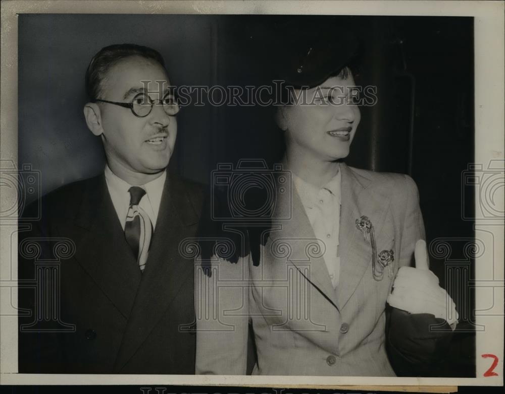 1944 Press Photo New York Attorney General Nathaniel L. Goldstein & Wife - Historic Images